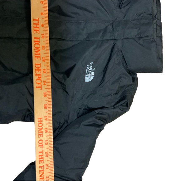 New The North Face Women's Small Resolve Insulated Jacket - TNF Black & TNF - Picture 2 of 5
